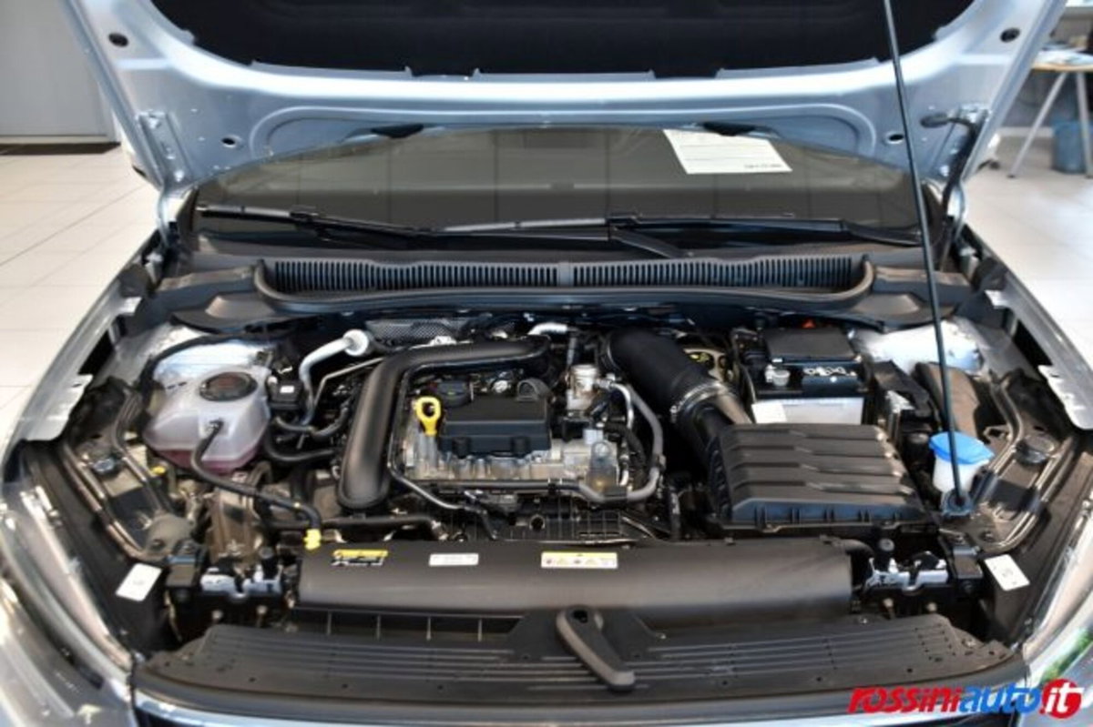 Volkswagen Taigo 1.0 tsi R-Line 115cv (17)