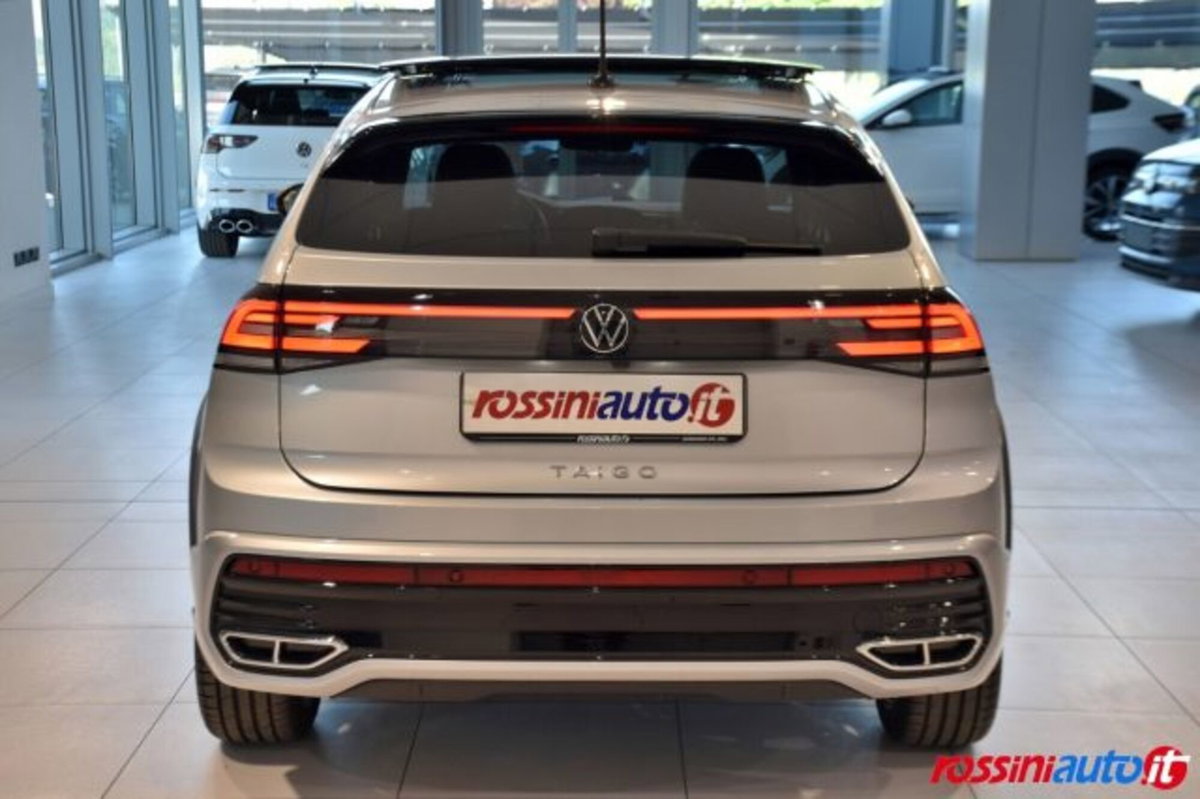 Volkswagen Taigo 1.0 tsi R-Line 115cv (4)