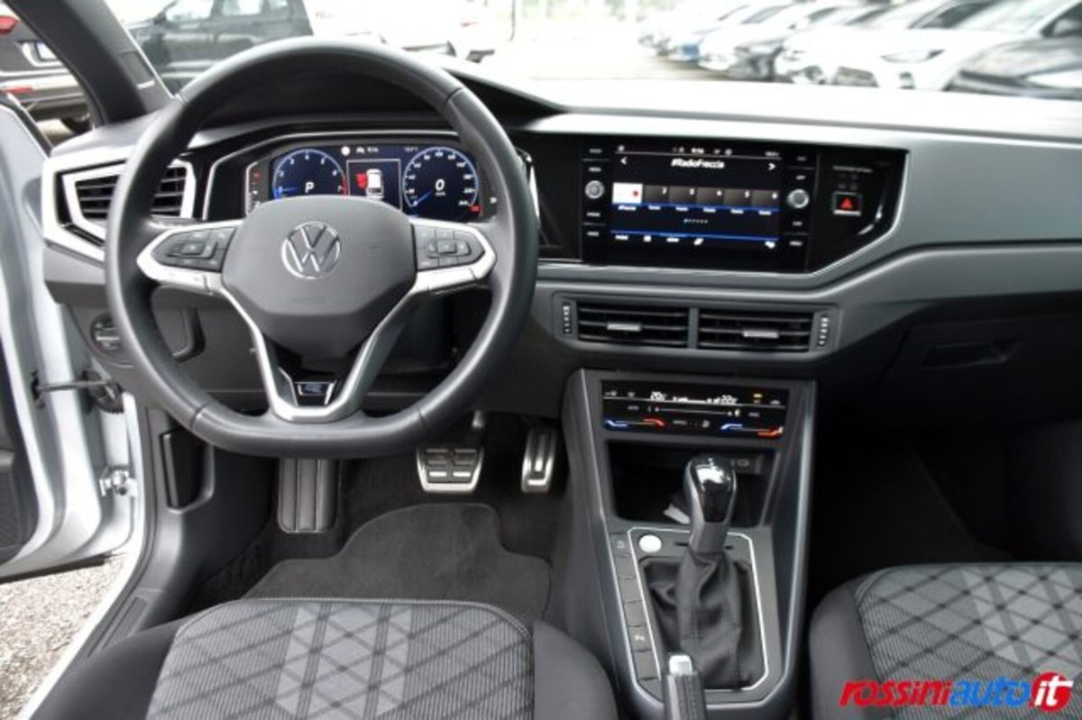 Volkswagen Taigo 1.0 tsi R-Line 115cv (9)