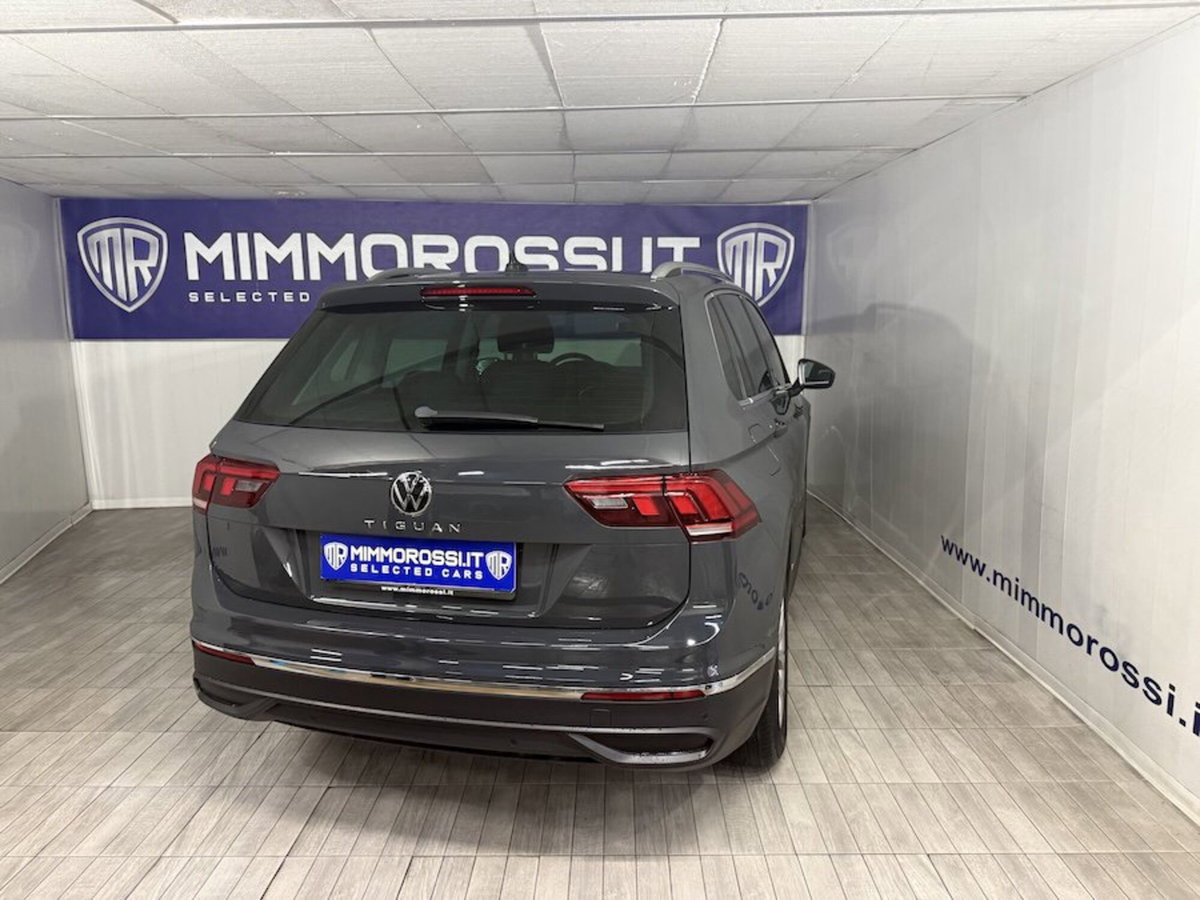 Volkswagen Tiguan 2.0 tdi Life 150cv dsg (12)