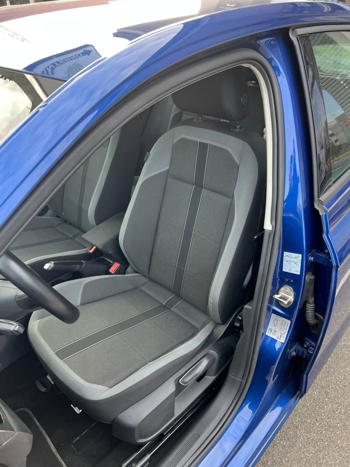 Volkswagen Polo 1.0 tsi Style 95cv (11)
