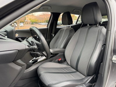 Peugeot 2008 PureTech 130 S&S EAT8 Allure Pack (7)