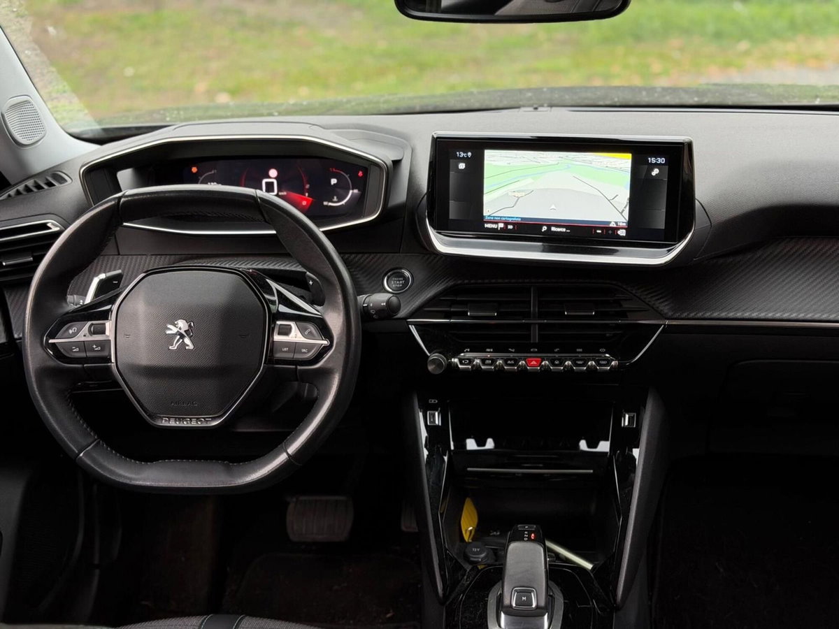 Peugeot 2008 PureTech 130 S&S EAT8 Allure Pack (8)