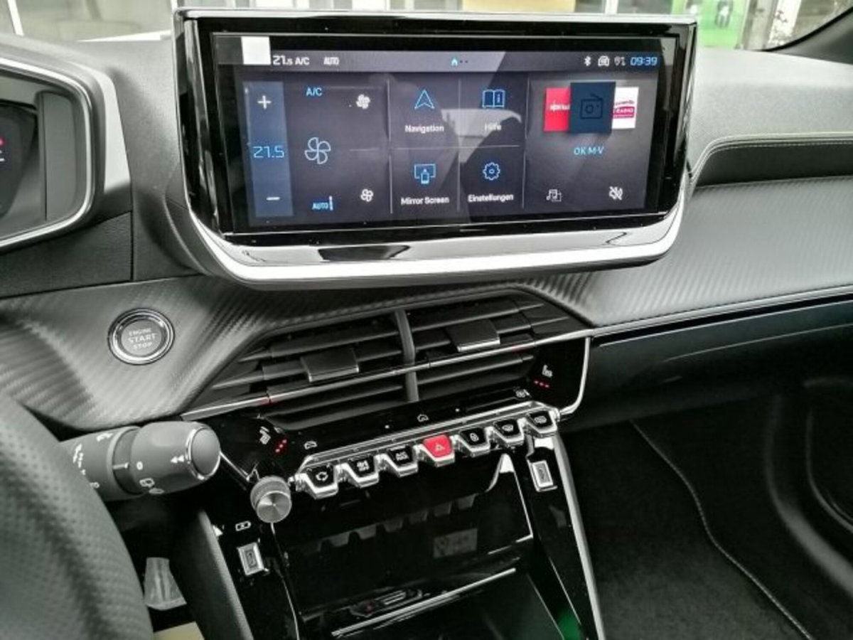 Peugeot 208 51 kWh GT (8)