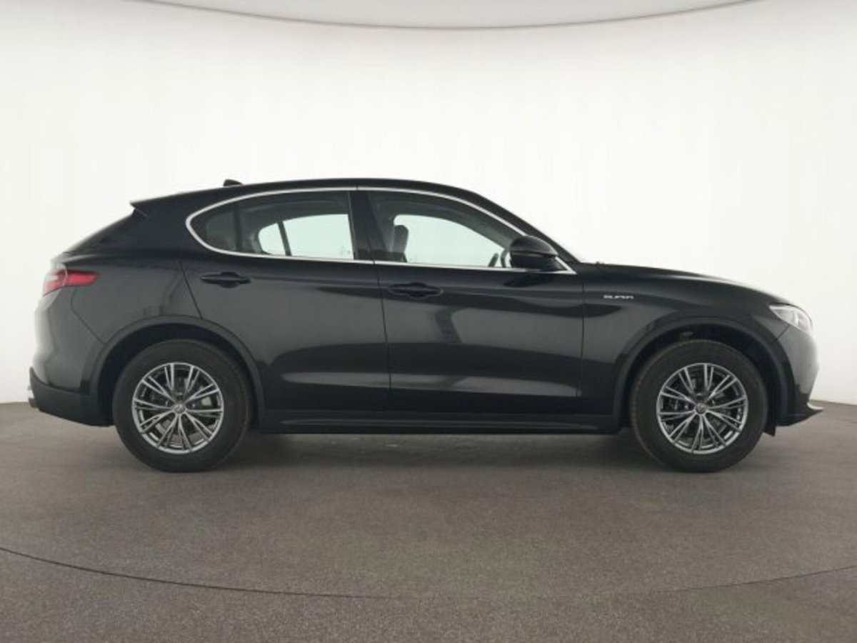 Alfa Romeo Stelvio Stelvio 2.0 Turbo 200 CV AT8 Q4 Super Business (4)
