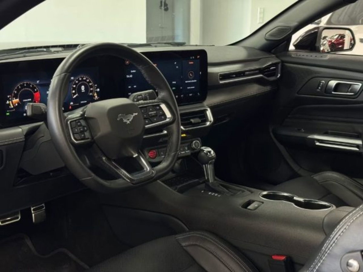 Ford Mustang Coupé Fastback 2.3 EcoBoost (6)
