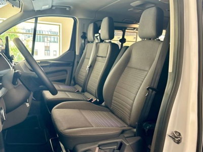 Ford Tourneo Custom 320 2.0 EcoBlue 150CV PL Titanium (16)