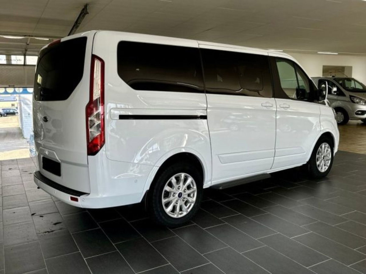 Ford Tourneo Custom 320 2.0 EcoBlue 150CV PL Titanium (6)