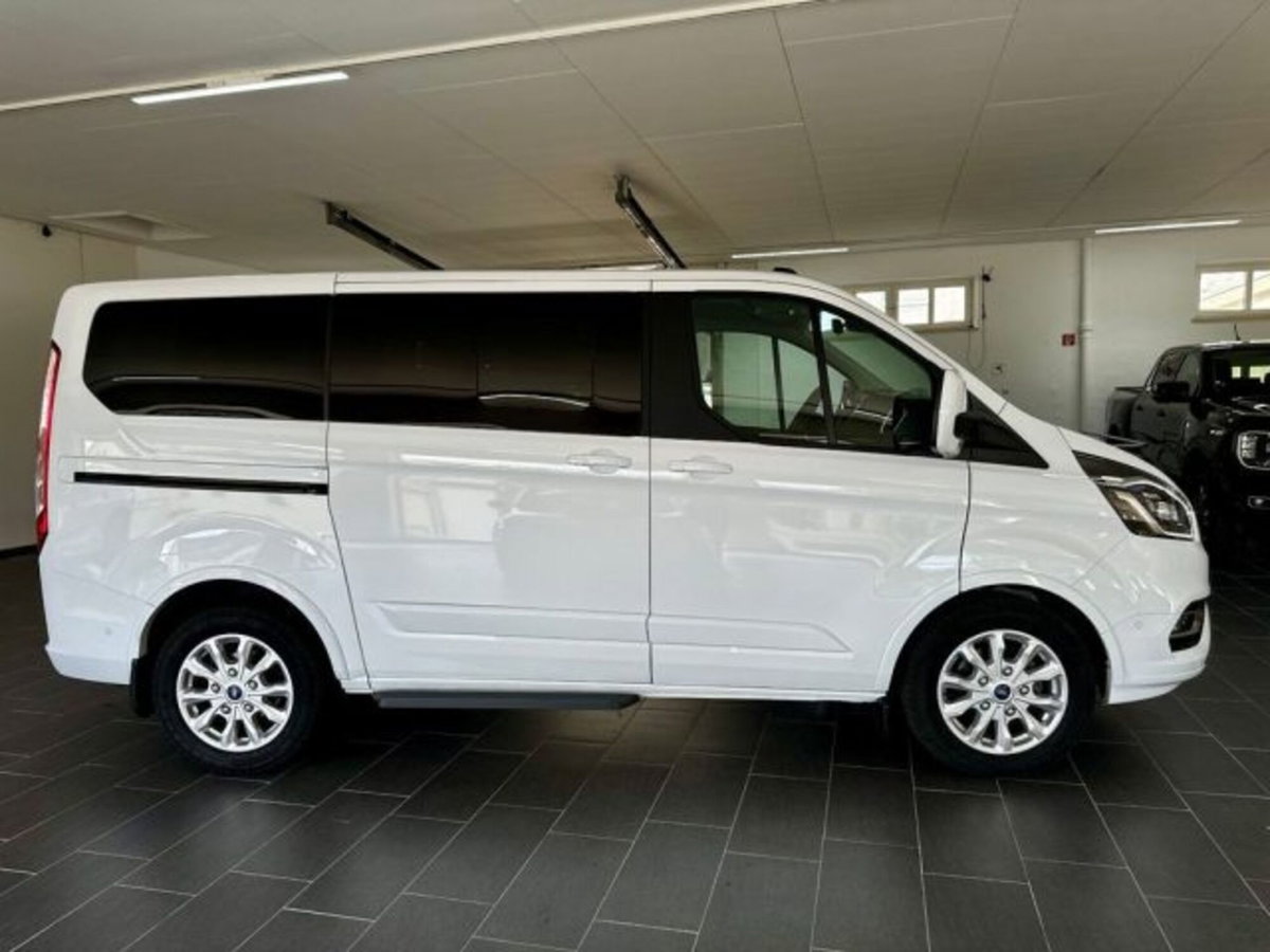 Ford Tourneo Custom 320 2.0 EcoBlue 150CV PL Titanium (7)