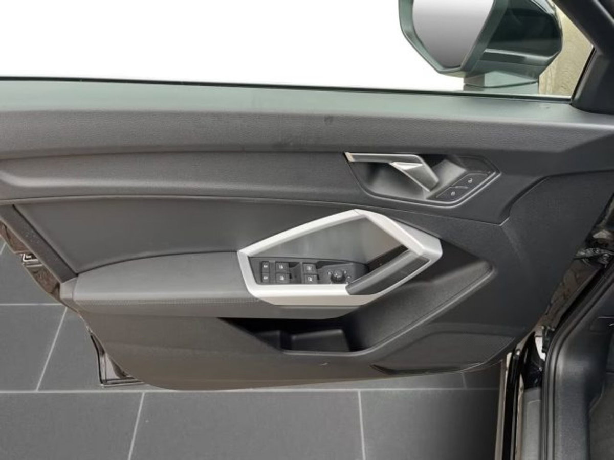Audi Q3 Sportback 40 TDI S tronic quattro edition (8)