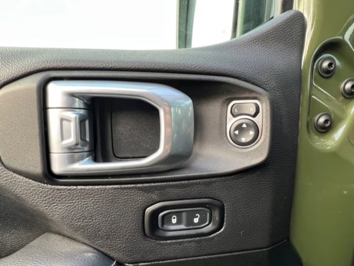 Jeep Wrangler Unlimited 2.0 PHEV ATX 4xe 80th Anniversary (9)