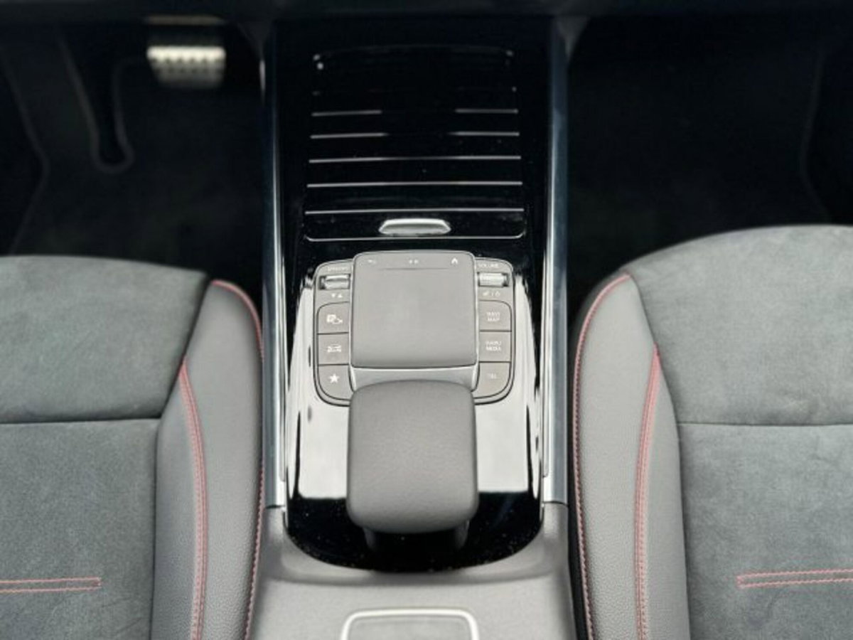 Mercedes-Benz GLA SUV 200 d AMG Line Premium Plus 4matic auto (15)