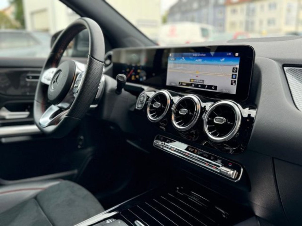 Mercedes-Benz GLA SUV 200 d AMG Line Premium Plus 4matic auto (16)