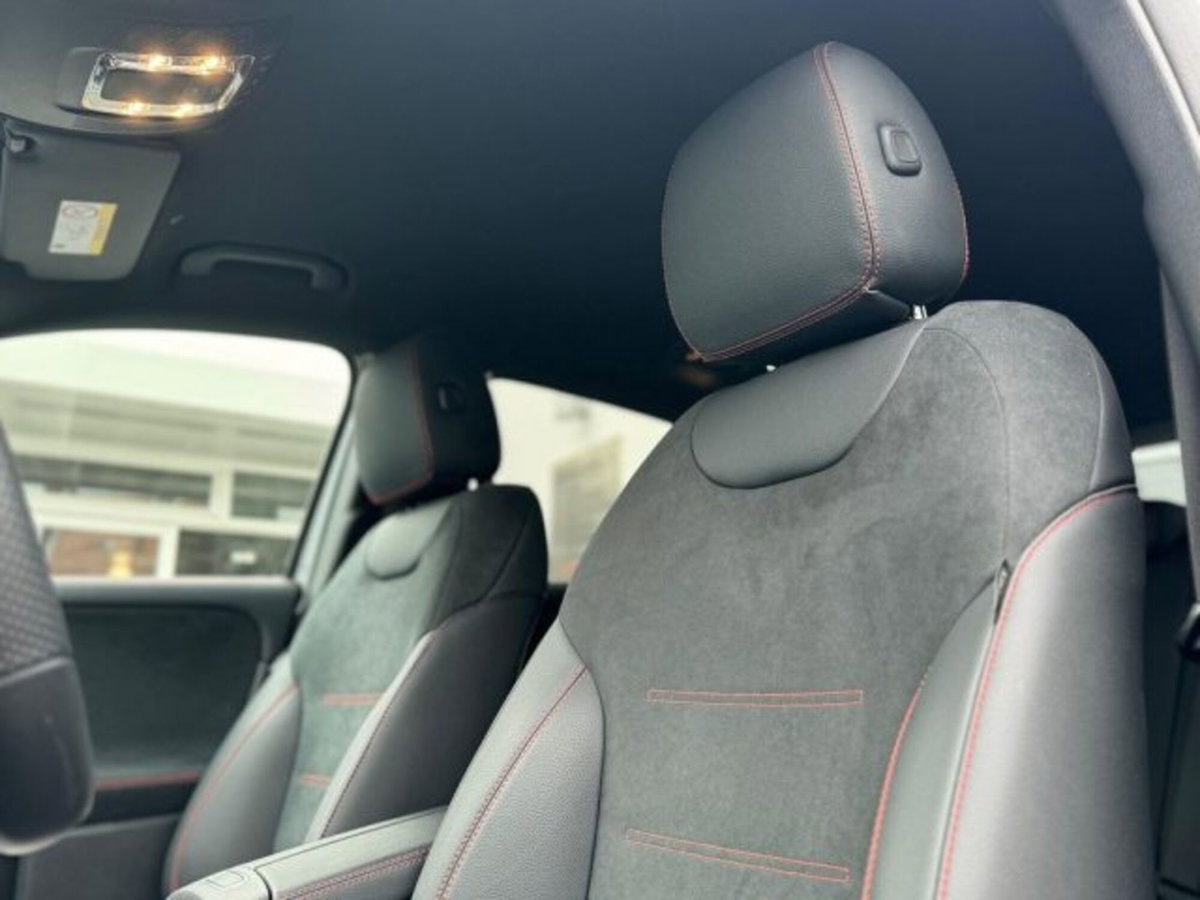 Mercedes-Benz GLA SUV 200 d AMG Line Premium Plus 4matic auto (9)