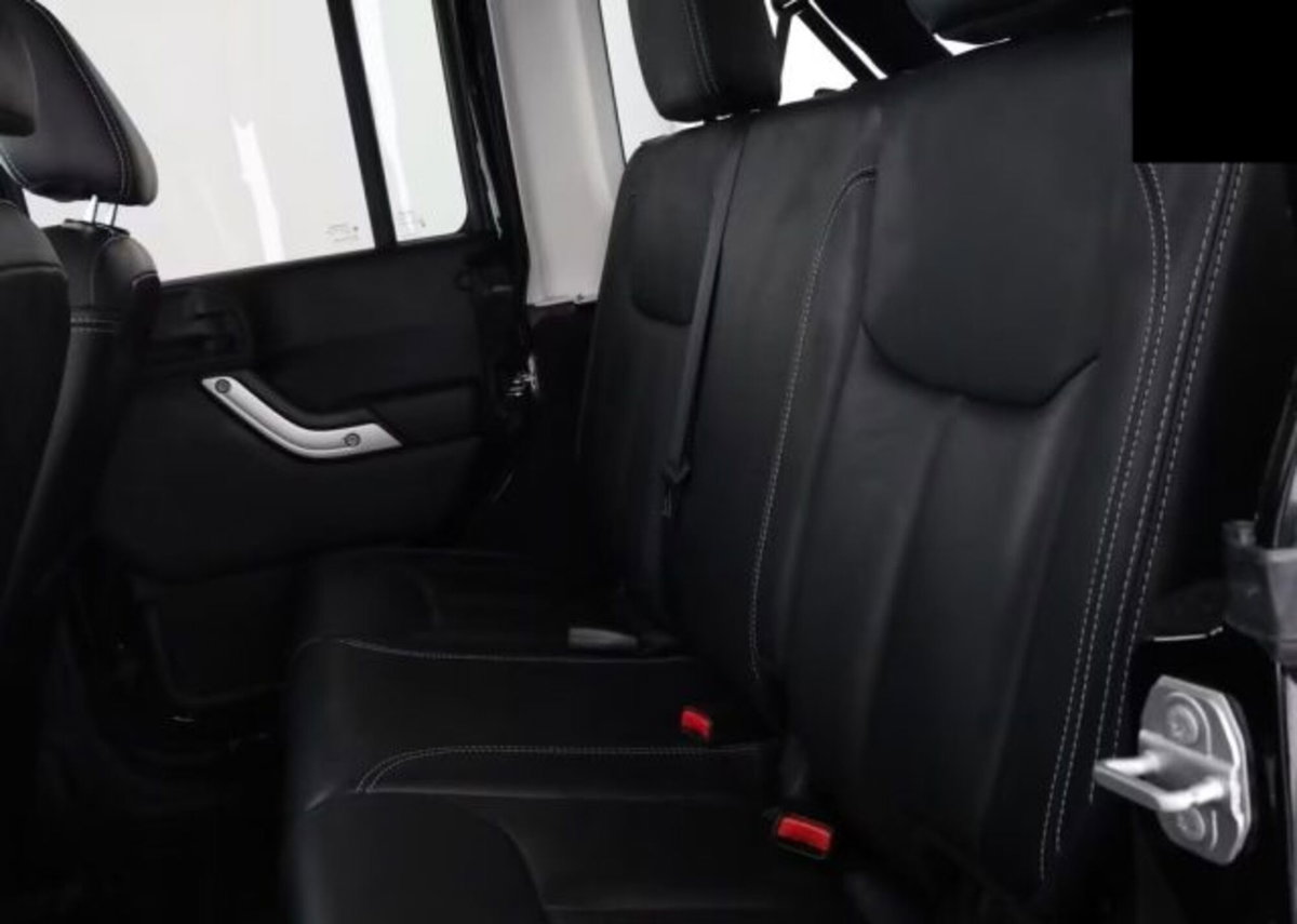 Jeep Wrangler Unlimited 3.6 V6 Sahara Auto (11)