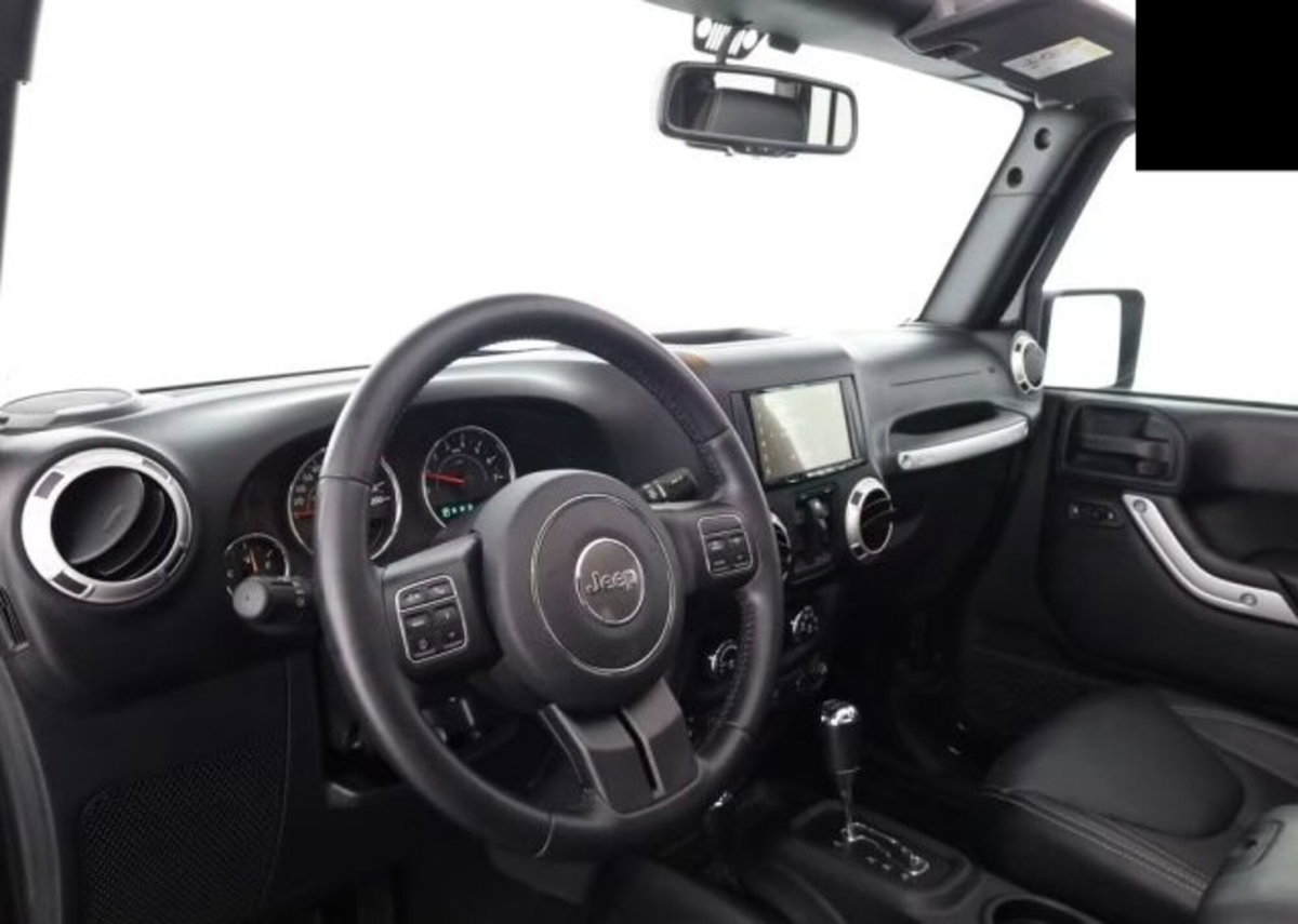 Jeep Wrangler Unlimited 3.6 V6 Sahara Auto (9)