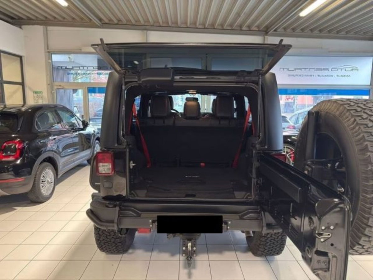 Jeep Wrangler Unlimited 3.6 V6 Sahara Auto (11)