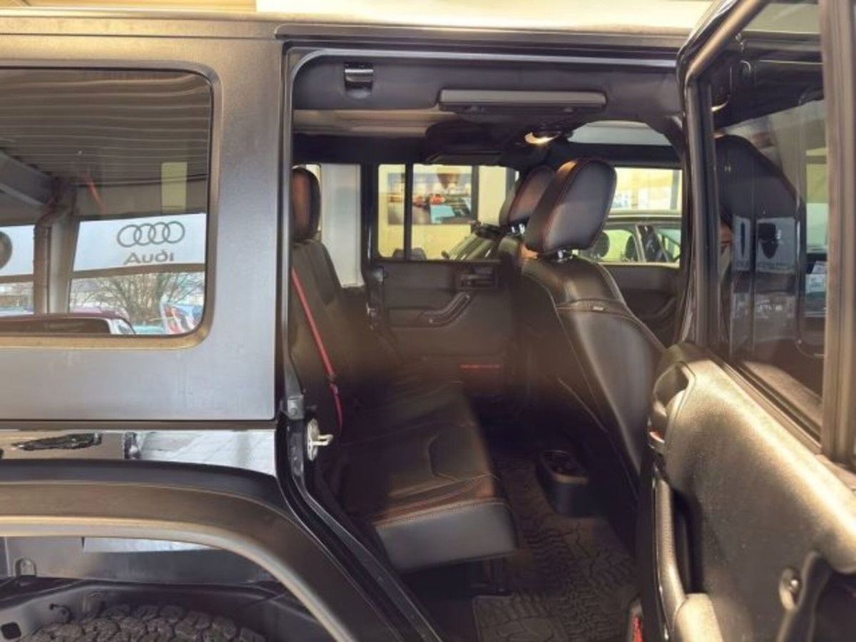 Jeep Wrangler Unlimited 3.6 V6 Sahara Auto (12)