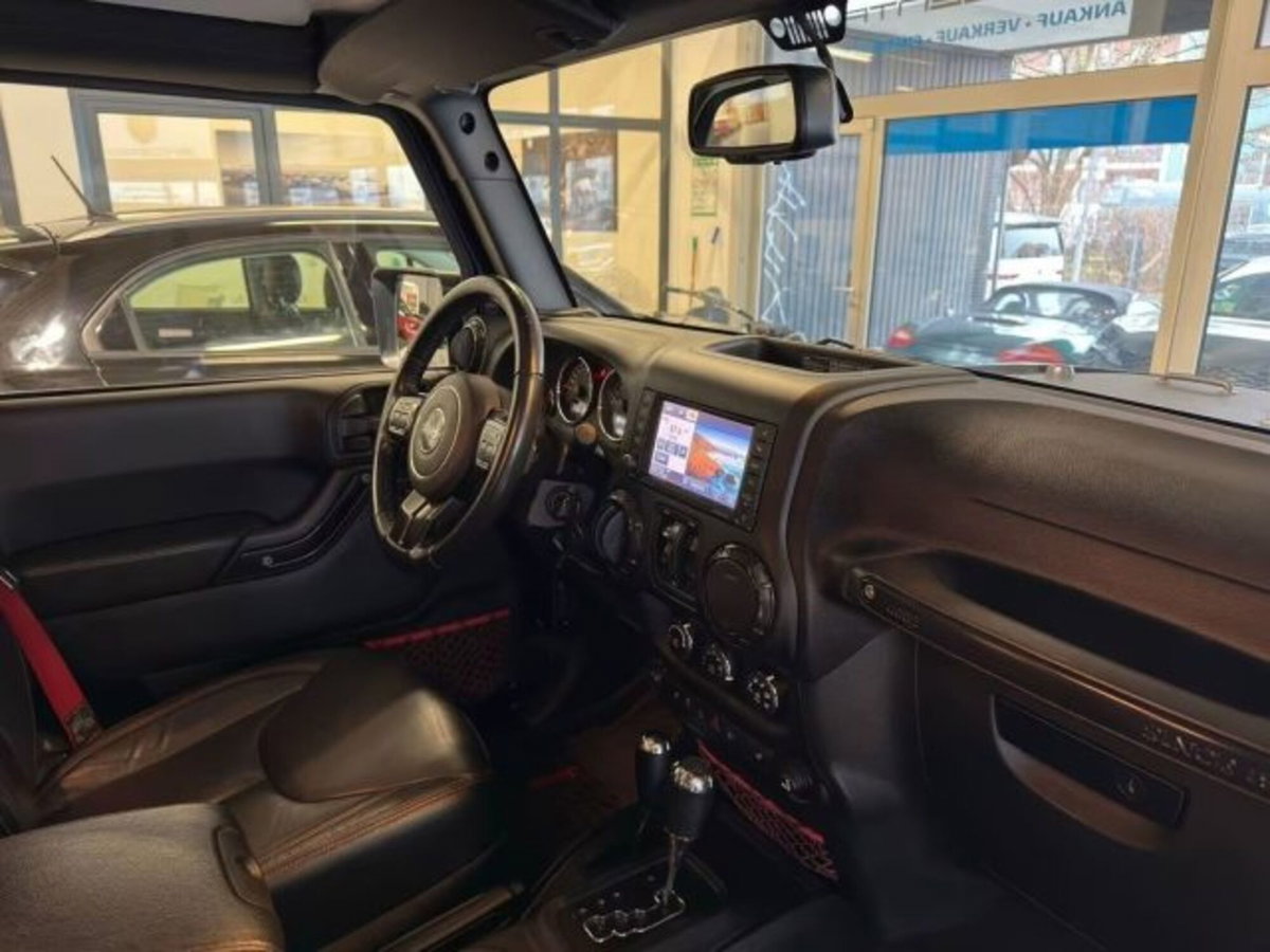 Jeep Wrangler Unlimited 3.6 V6 Sahara Auto (14)