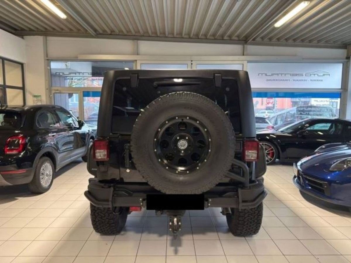 Jeep Wrangler Unlimited 3.6 V6 Sahara Auto (5)