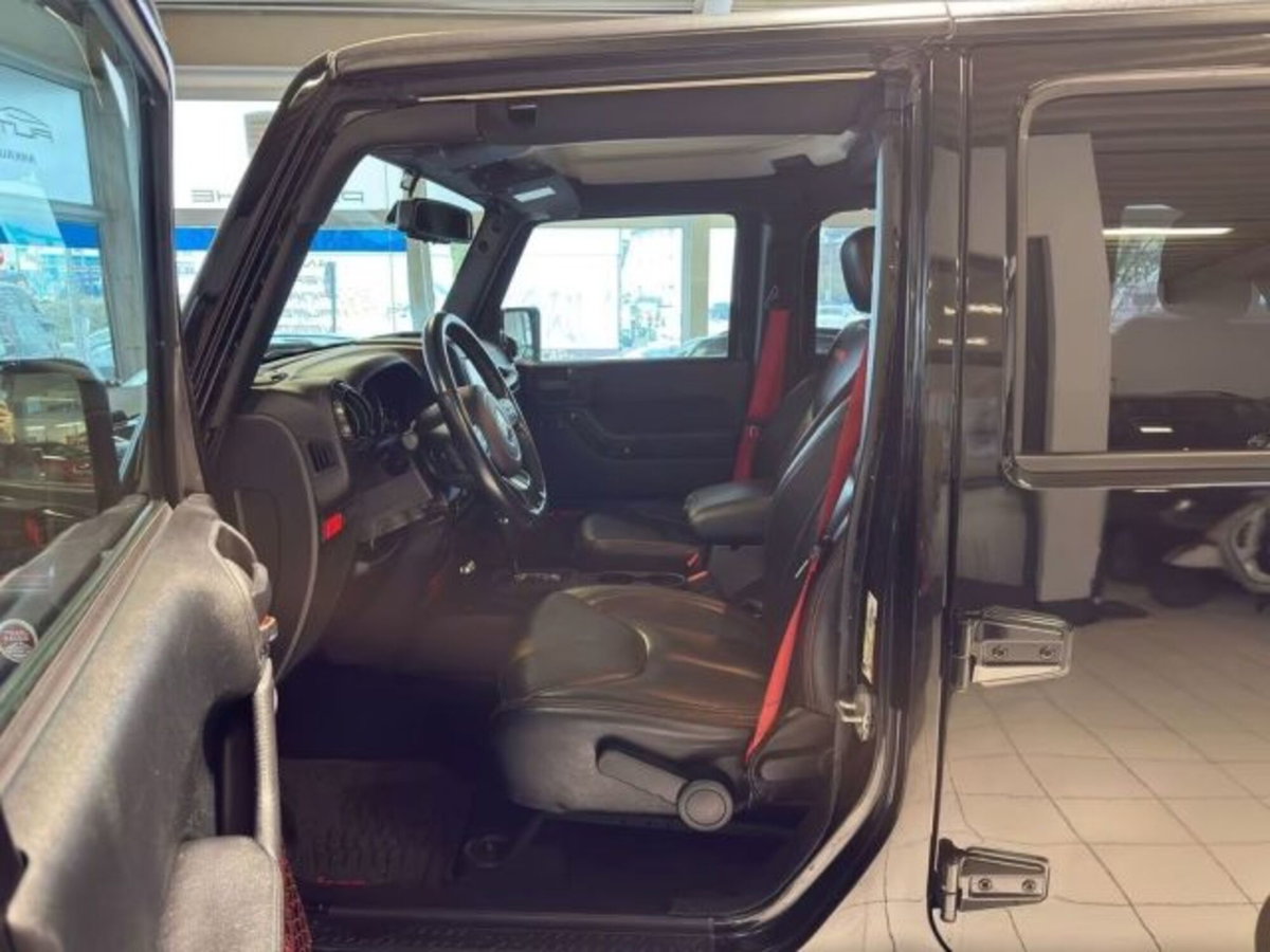 Jeep Wrangler Unlimited 3.6 V6 Sahara Auto (8)