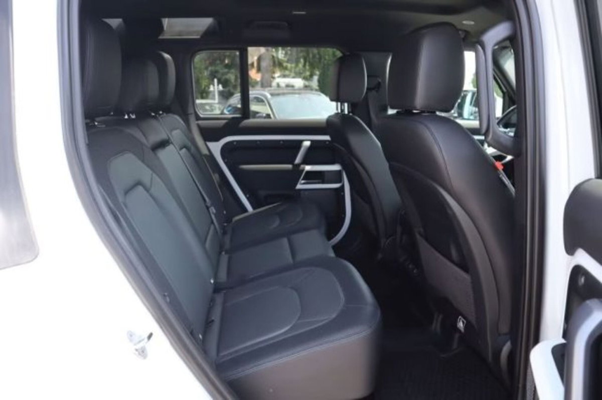 Land Rover Defender 110 3.0d mhev X-Dynamic SE awd 200cv auto 7p.ti (17)