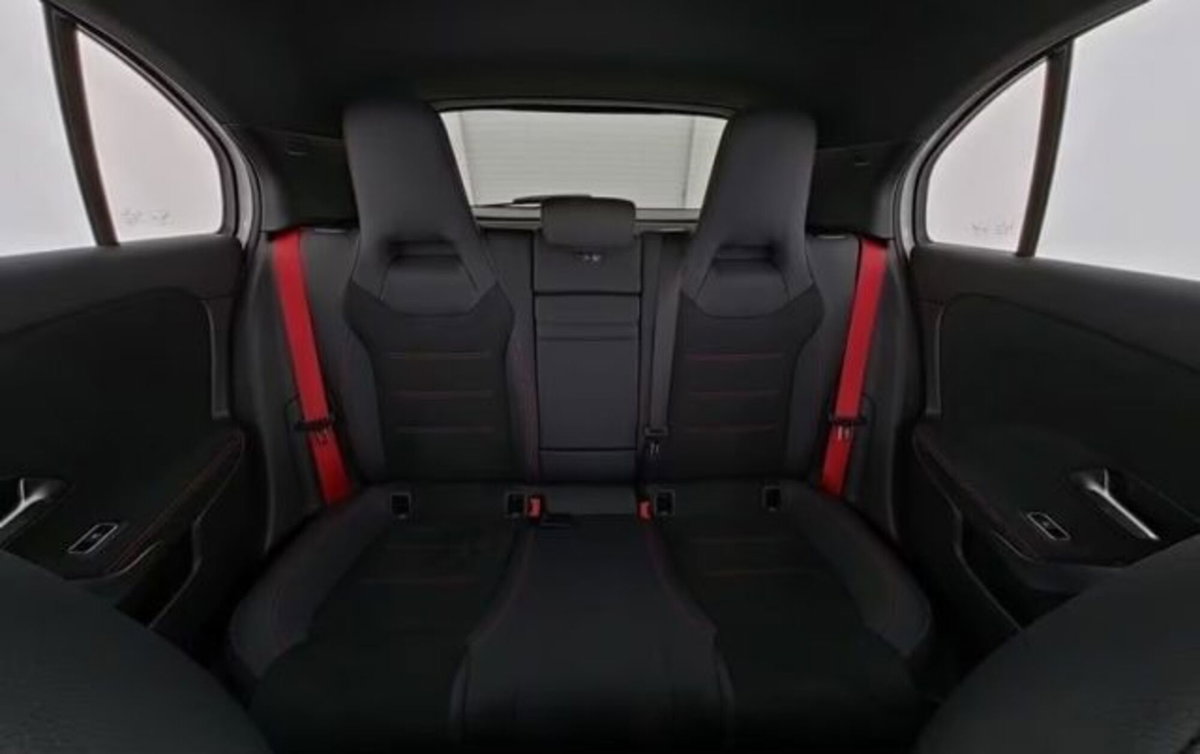 Mercedes-Benz Classe A AMG 35 AMG Line Premium Plus 4matic auto (15)