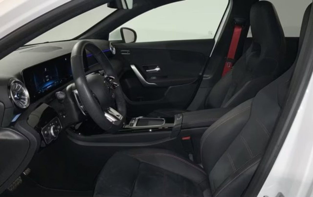 Mercedes-Benz Classe A AMG 35 AMG Line Premium Plus 4matic auto (7)