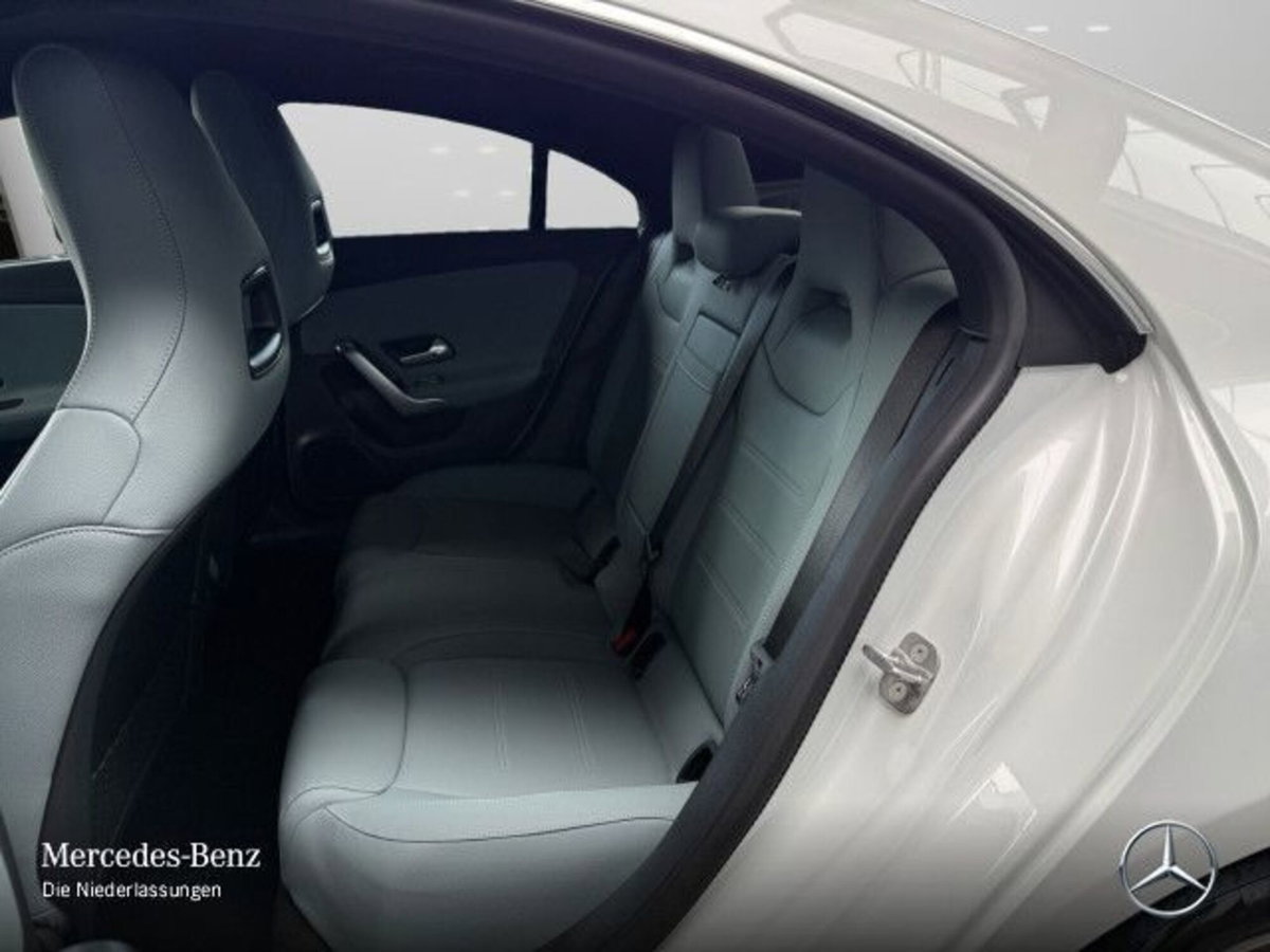 Mercedes-Benz CLA 180 d Premium (14)