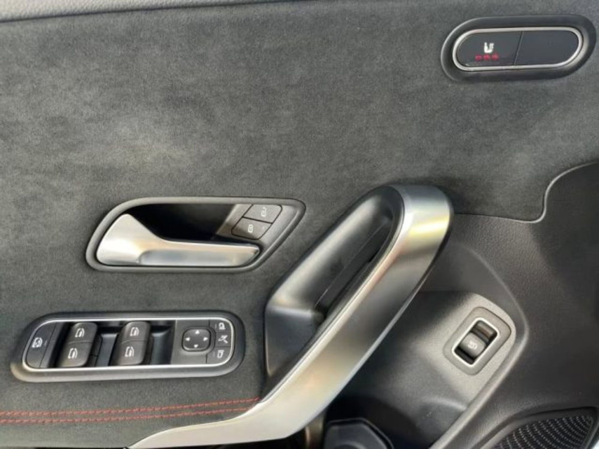 Mercedes-Benz CLA Shooting Brake 200 d AMG Line Premium Plus auto (9)