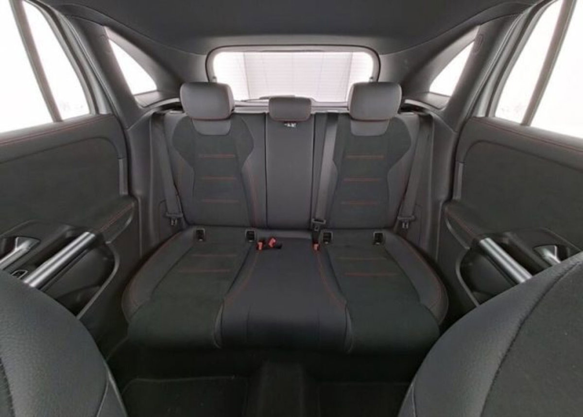 Mercedes-Benz GLA SUV 200 Automatic Premium (9)