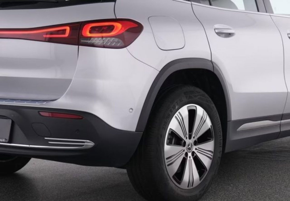Mercedes-Benz EQA 250 Sport Plus (9)