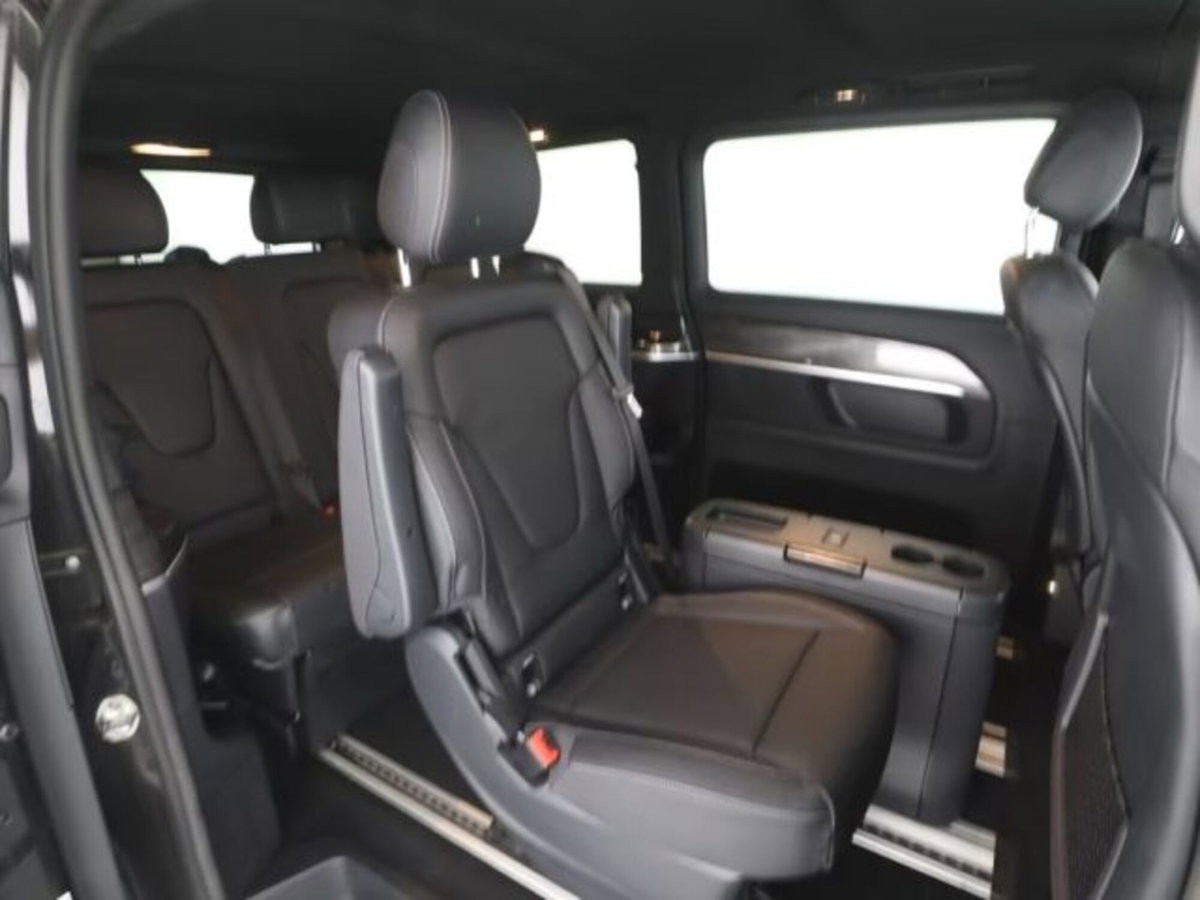 Mercedes-Benz EQV 300 Long (6)