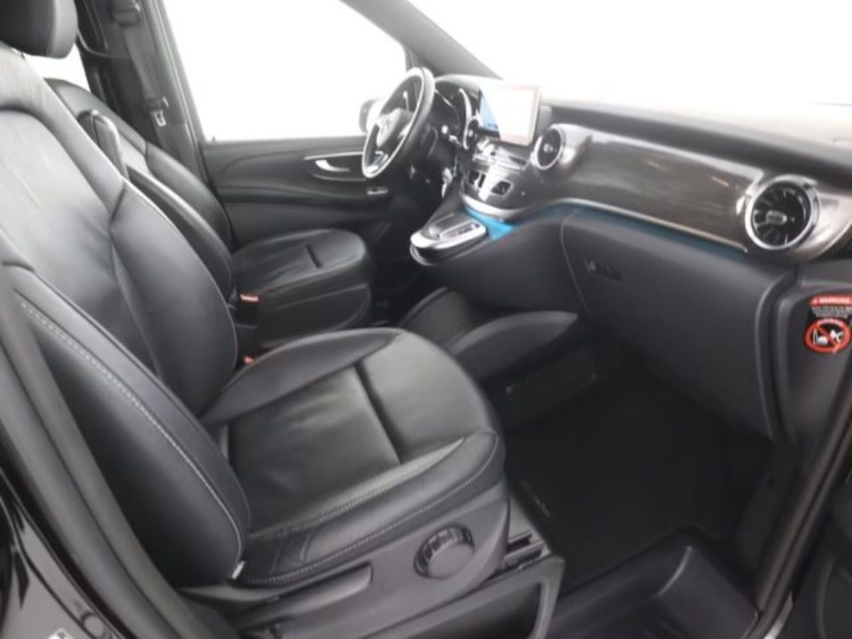 Mercedes-Benz EQV 300 Long (7)