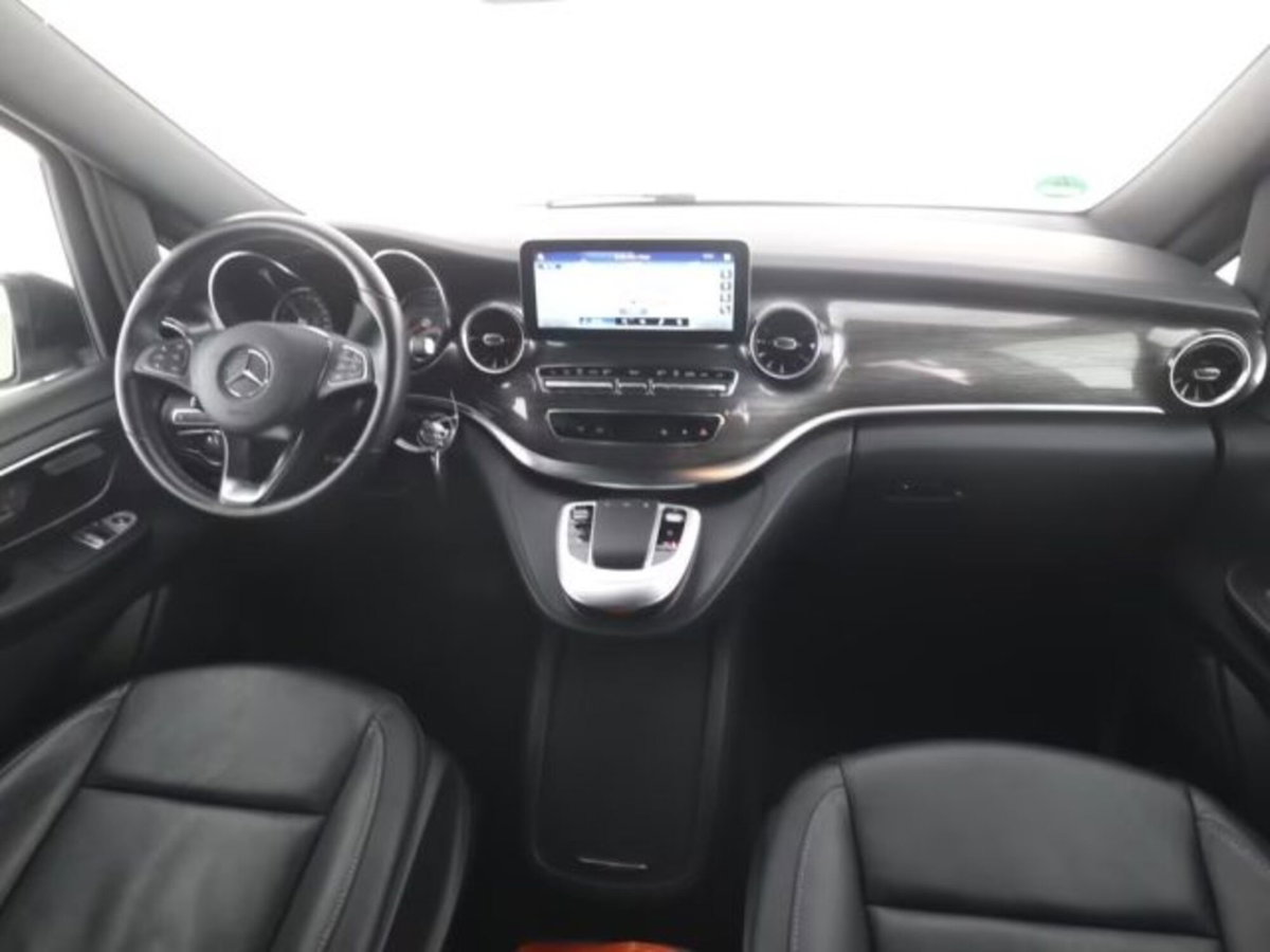 Mercedes-Benz EQV 300 Long (8)