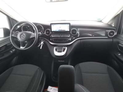Mercedes-Benz EQV 300 Long (8)