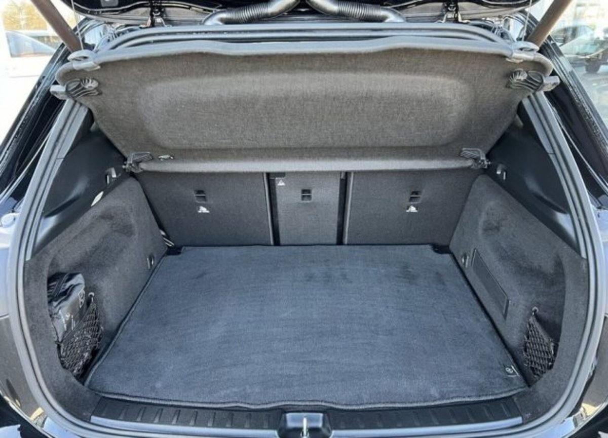Mercedes-Benz GLA SUV 220 d Automatic 4Matic Premium (20)