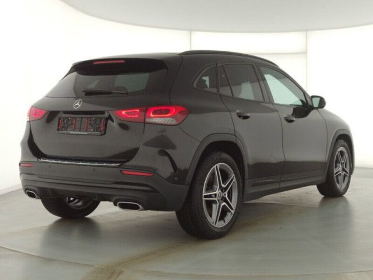 Mercedes-Benz GLA SUV 220 d AMG Line Premium Plus 4matic auto (3)