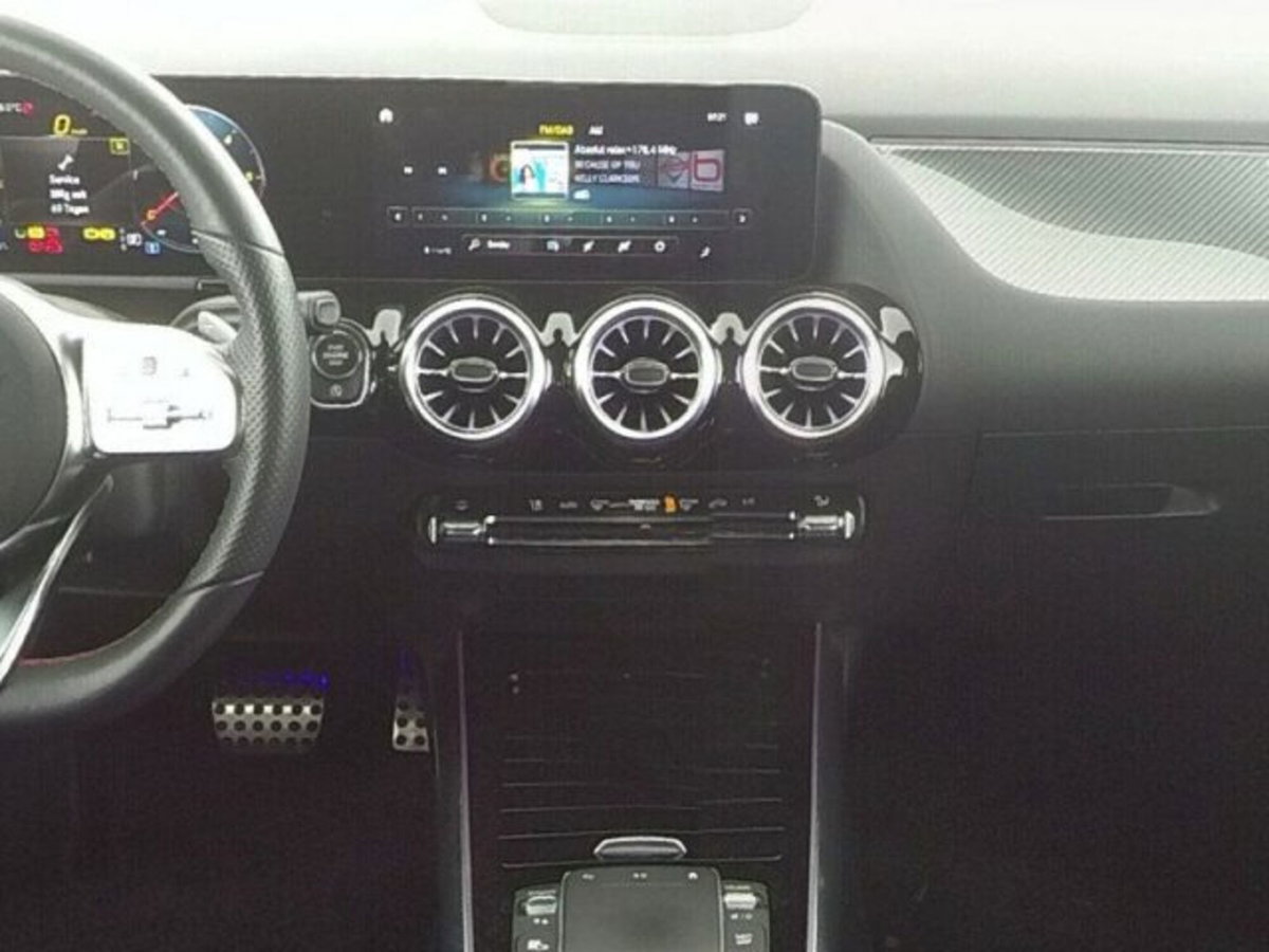 Mercedes-Benz GLA SUV 220 d AMG Line Premium Plus 4matic auto (6)
