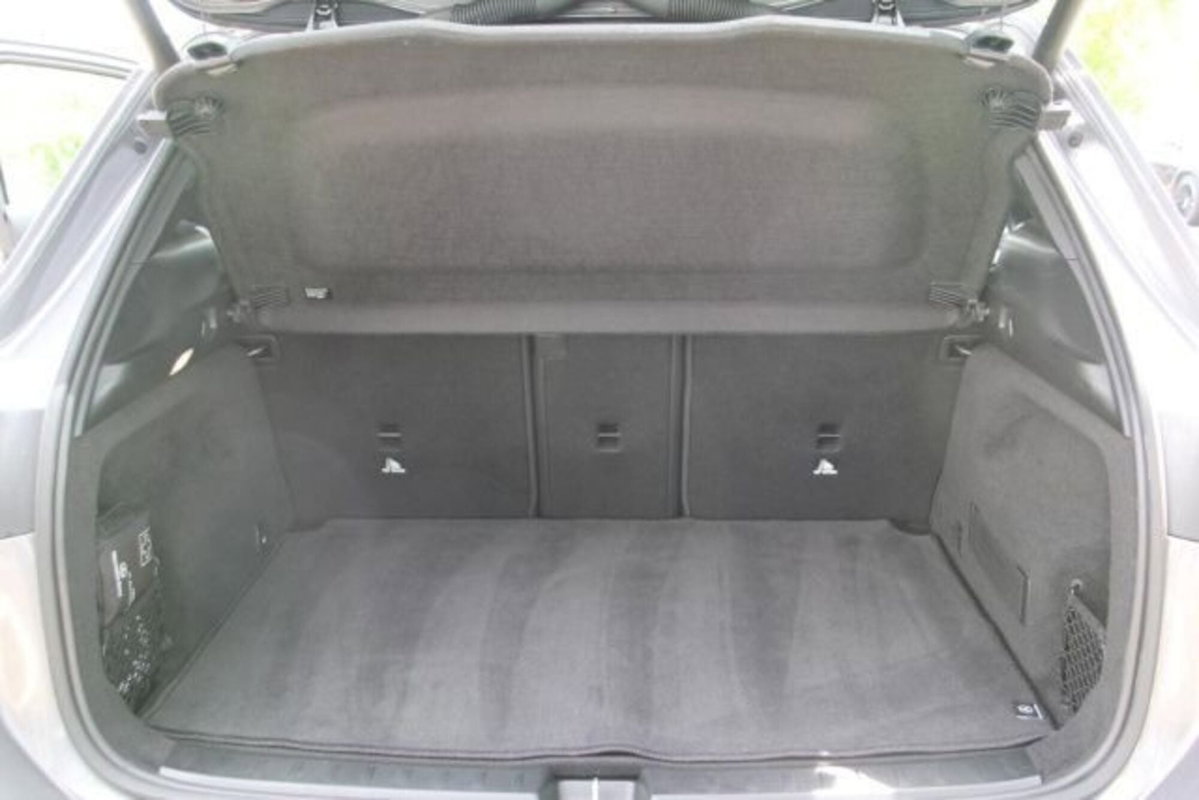 Mercedes-Benz GLA SUV 220 d AMG Line Premium Plus 4matic auto (18)