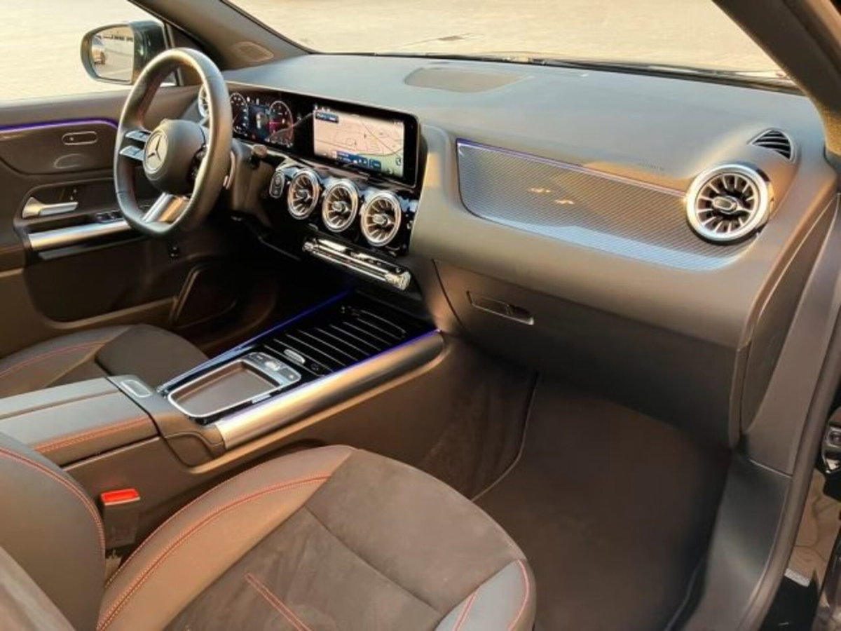 Mercedes-Benz GLA SUV 180 d AMG Line Premium Plus auto (5)