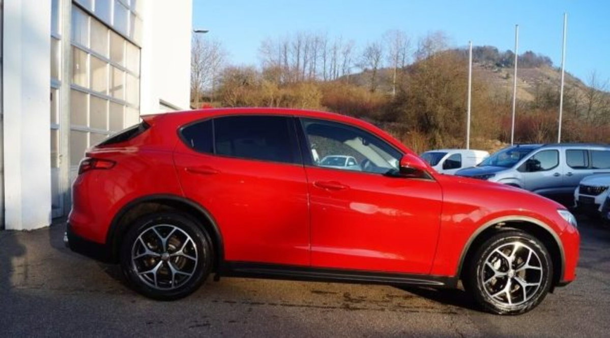 Alfa Romeo Stelvio Stelvio 2.0 Turbo 200 CV AT8 Q4 Super Business (5)
