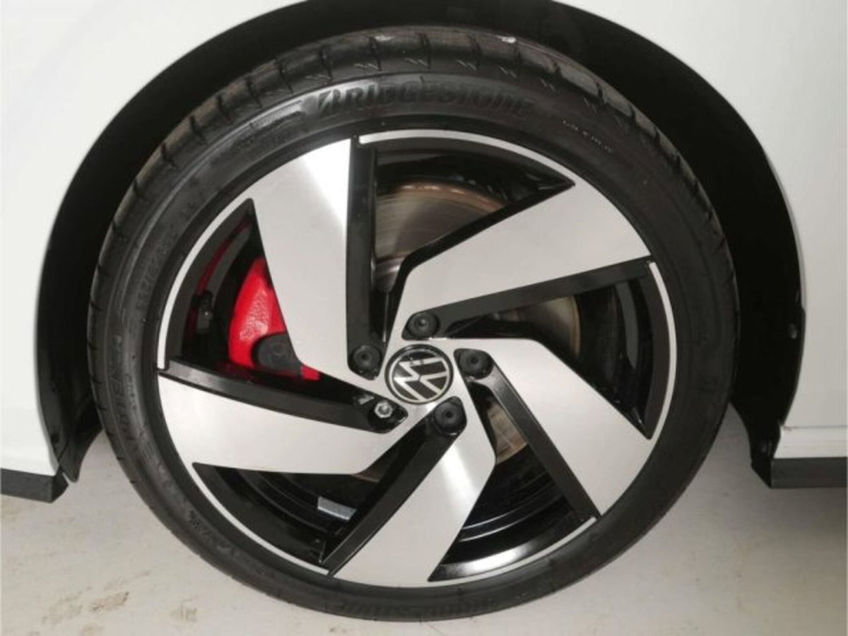 Volkswagen Golf 2.0 tsi GTI 265cv dsg (8)