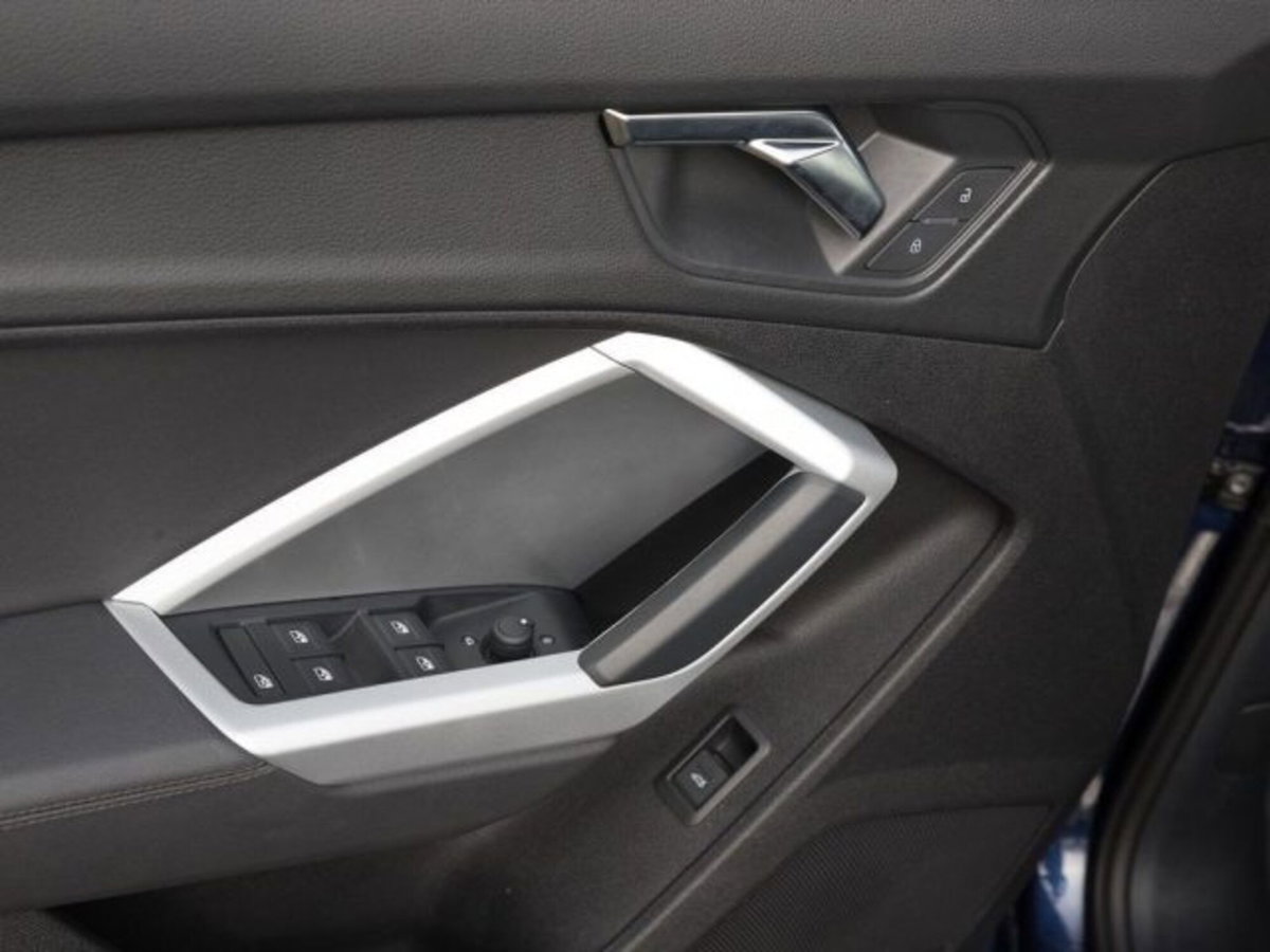 Audi Q3 Sportback 35 TDI quattro S tronic S line edition (9)