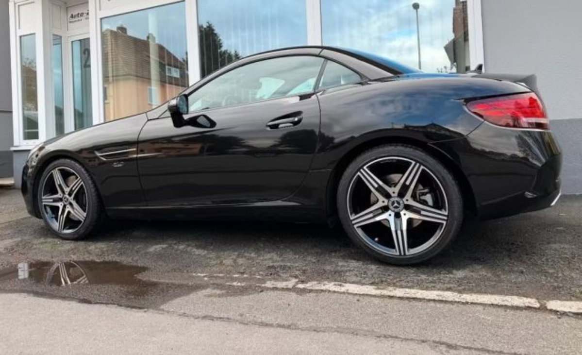 Mercedes-Benz SLC 300 AMG line (10)