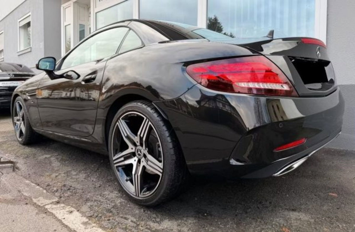 Mercedes-Benz SLC 300 AMG line (11)