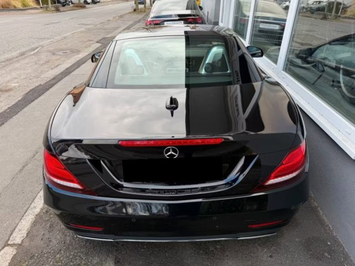 Mercedes-Benz SLC 300 AMG line (12)