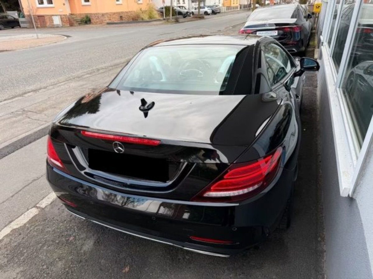Mercedes-Benz SLC 300 AMG line (15)