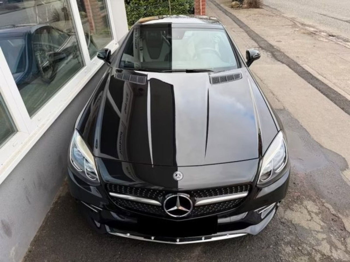 Mercedes-Benz SLC 300 AMG line (3)