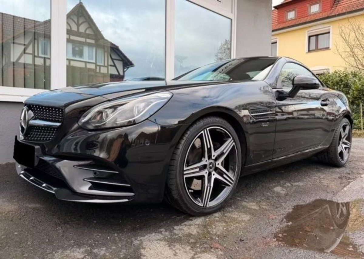 Mercedes-Benz SLC 300 AMG line (7)